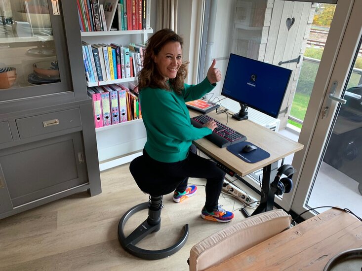 Sitz-Steh-Schreibtisch Y-Desk mit Swopper Bleiben Sie fit mit unseren ergonomische höhenverstellbare Schreibtische 