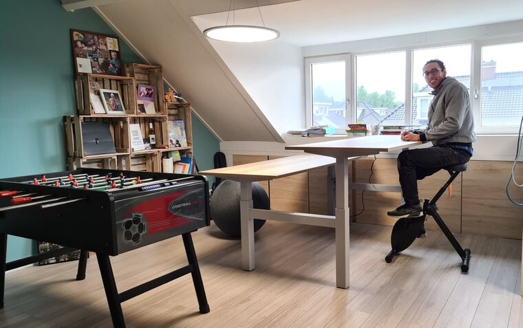 Honmove Duo Höhenverstellbarer Schreibtisch| Wechseln Sie das Stehen und Sitzen reglmäßig ab  | Worktraine