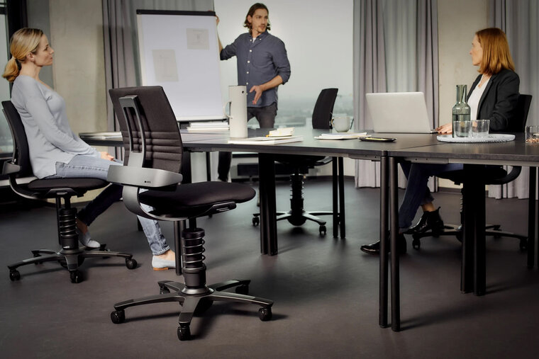 3Dee - Active Office Chair| worktrainer| aktives Arbeiten| Ergonomie| Gesund am Arbeitsplatz| rückenschonend| R&