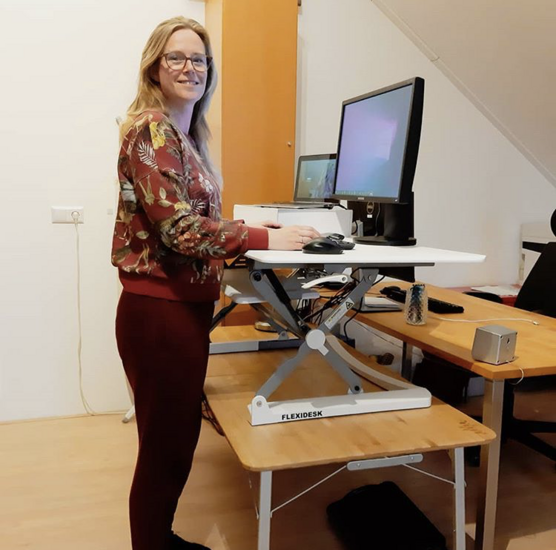 Sitz-Steh-Erhöhung - UPdesk XL - Gasfeder| Gesund und ergonomisch arbeiten | aktive Köperhaltung | Worktr