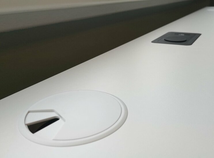 Runde Kabeldurchführung aus Kunststoff| worktrainer | Kabeldurchführung