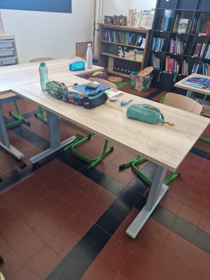 Kleiner Sitz-Steh-Schreibtisch SteelForce 100 - Handkurbel und Rollen| sitzen und stehen | Bewegung am Arbeitsplatz| Ergonomie