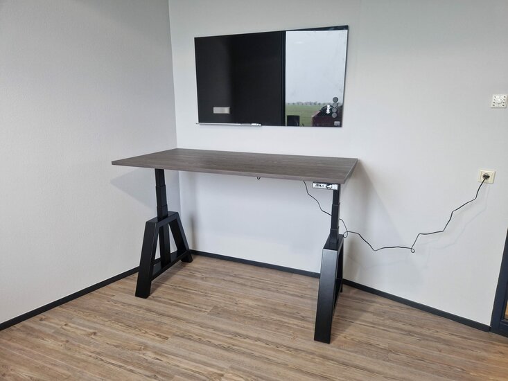 Oak Desk Elektrisch höhenverstellbarer Schreibtisch | Stehen Sie gesund hinter unseren ergonomischen Arbeitspllatz