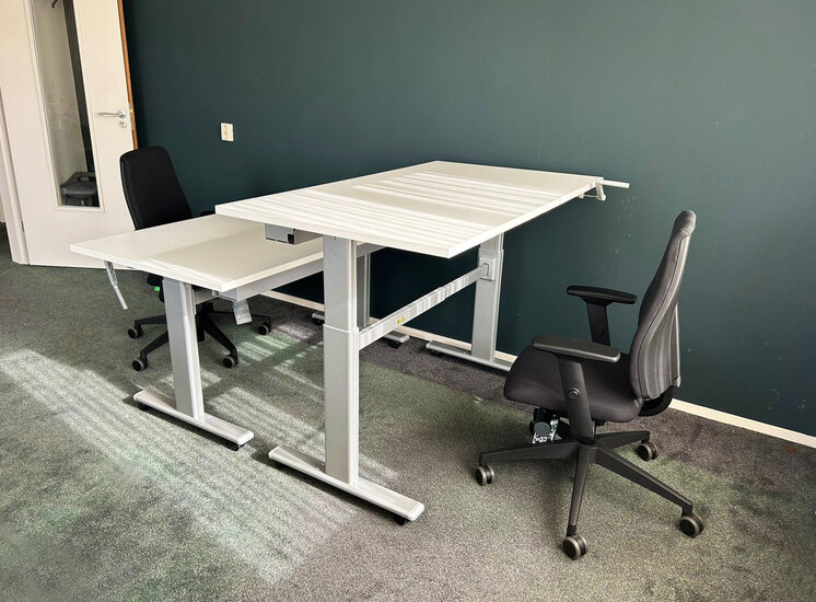 Kleiner Sitz-Steh-Schreibtisch SteelForce 100 - Handkurbel und Rollen| sitzen und stehen | Bewegung am Arbeitsplatz| Ergonomie