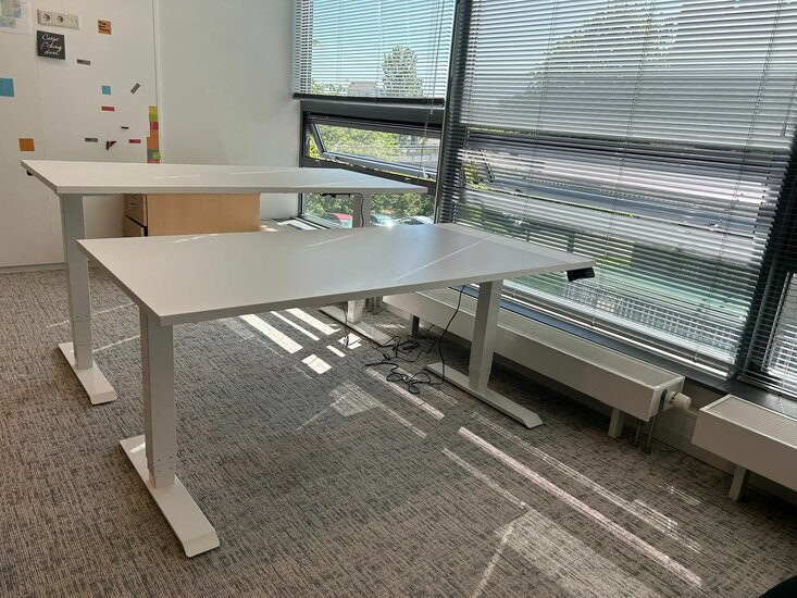 StudyDesk Pro | Elektrischer Sitz-Steh-Schreibtisch | Worktrainer