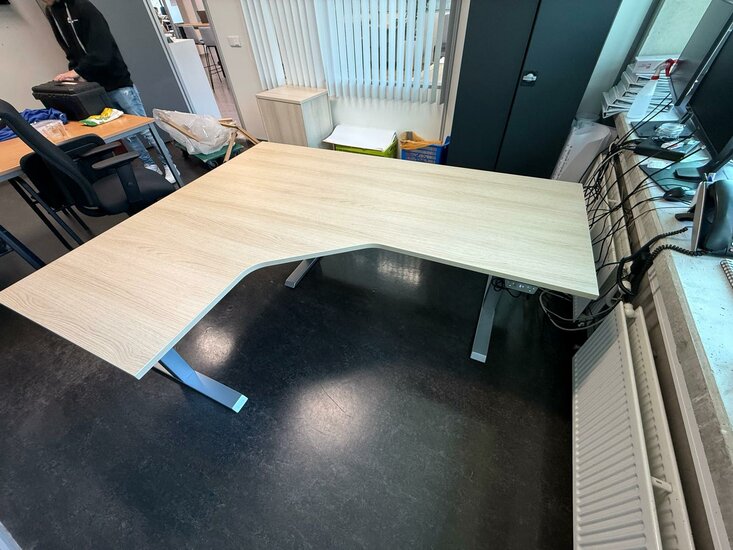 SteelForce 671 elektrisch höhenverstellbarer schreibtisch