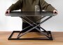 Ultra Slim Standing Desk Erhöhung | Fit mit unseren ergonomische Produkten am Arbeitsplatz | Worktrainer.de