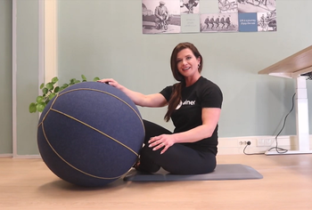 5 übungen mit einem sitzball - Officefit