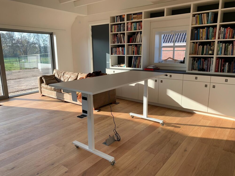 Linak SmartDesk | Sitz-Steh-Schreibtisch
