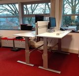Sitz-Steh-Schreibtisch AluForce 270| worktrainer.de|Memory Display| stehend arbeiten| sitzend arbeiten| Memory Display
