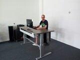 Sitz-Steh-Schreibtisch AluForce 270| worktrainer.de|Memory Display| stehend arbeiten| sitzend arbeiten| Memory Display