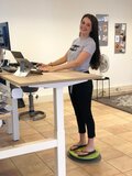 Fitdisc Balanceboard| worktrainer.de|stehen| Abwechslung| Gesund| Gleichgewicht| Körperhaltung| Beinmuskulatur|Rü