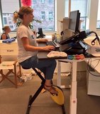 Sitz-Steh-Schreibtisch SteelForce 470 | worktrainer.de| gesundes und aktives Arbeiten | verbesserte Konzentration| Ergonomie