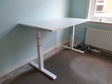 Sitz-Steh-Schreibtisch SteelForce 470 | worktrainer.de| gesundes und aktives Arbeiten | verbesserte Konzentration| Ergonomie