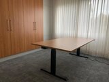 Sitz-Steh-Schreibtisch SteelForce 670 | Sitzen und stehen Sie gesund auf unserem ergnonomischen Schreibtisch| elektrisch 