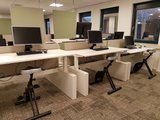 Sitz-steh Schreibtisch mit Deskbikes