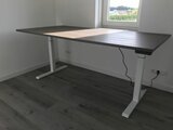 Steelforce 370 Sitz-Steh Schreibtisch | Bei der Arbeit fit bleiben | Worktrainer.de