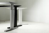 Sitz-Steh-Schreibtisch AluForce 140 - Handkurbel| Manuell verstellbarer Sitz-Steh-Schreibtisch | Gesund und aktiv arbeiten| 