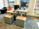 SteelForce 270 mit einem Swopper und Rollwürfel Sitz-Steh Schreibtisch | Bei der Arbeit fit bleiben | Worktrainer.de