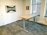 SteelForce 270 mit einem Swopper und Rollwürfel Sitz-Steh Schreibtisch | Bei der Arbeit fit bleiben | Worktrainer.de