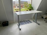 Höhenverstellbarer Schreibtisch AluForce 140 - Handkurbel| Manuell verstellbarer Sitz-Steh-Schreibtisch | Gesund und akt