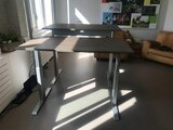Höhenverstellbarer Schreibtisch AluForce 140 - Handkurbel| Manuell verstellbarer Sitz-Steh-Schreibtisch | Gesund und akt