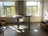 Höhenverstellbarer Schreibtisch AluForce 140 - Handkurbel| Manuell verstellbarer Sitz-Steh-Schreibtisch | Gesund und akt